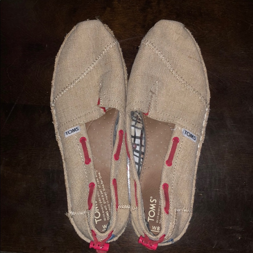 Toms